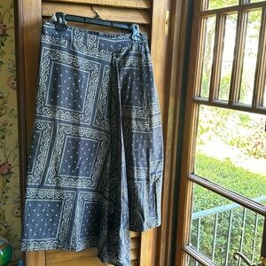 Sundance skirt size small bandanna look. Cotton.